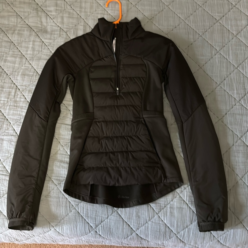 Lululemon army green half zip new without tags size 0